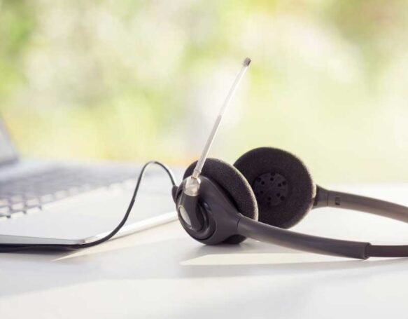 What is the Difference Between Customer Service and Helpdesk?