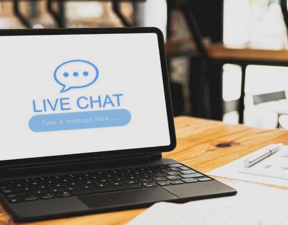 Why Live Chat is Better Than Phone Support?
